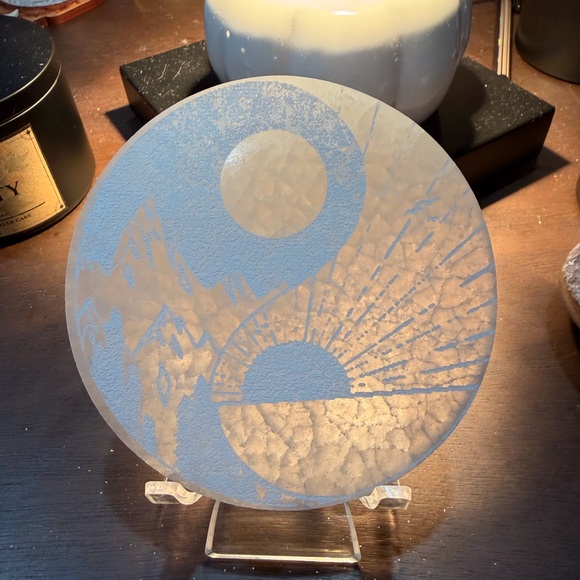 Selenite Yin Yang Charging Plate - Picture 3 of 4